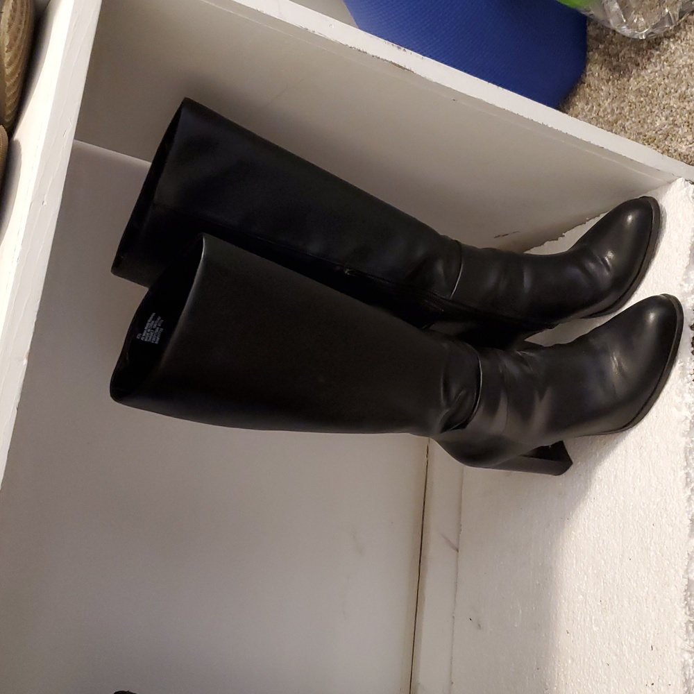 Black Heeled Boots
